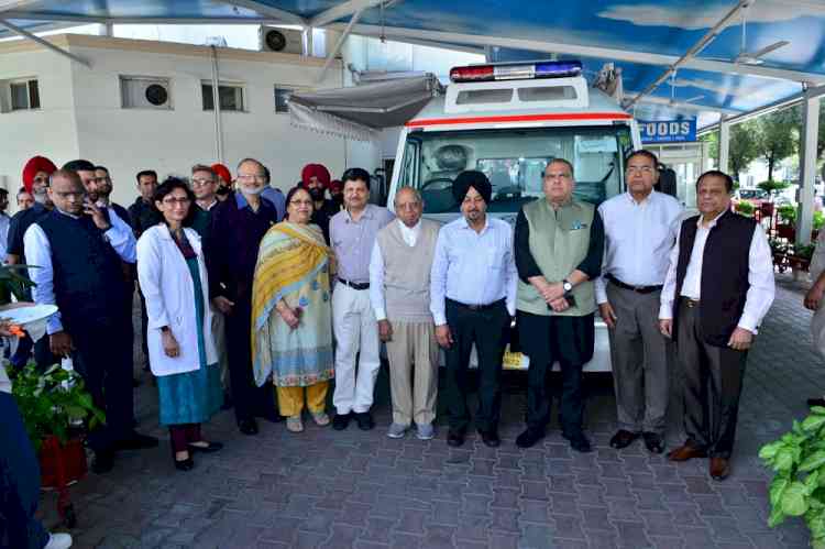 MP Arora along with others inaugurated Mobile Van Clinic under DMCH outreach program