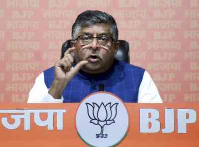 Rahul trying to become 'martyr': Ravi Shankar Prasad