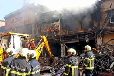 Mumbai hardware shop gutted in fire, 2 killed in sleep