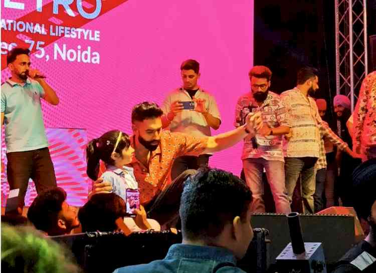 Parmish Verma treats his fans with a spellbinding performance at Spectrum Metro