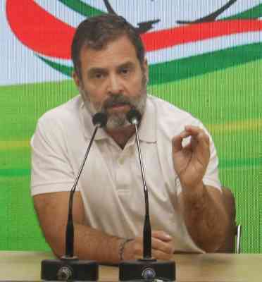 Now, Savarkar's grandson warns of filing FIR against Rahul Gandhi