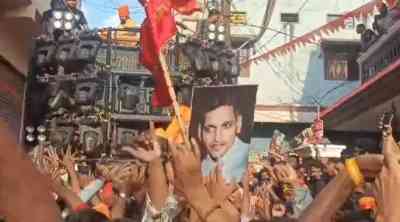 Godse's picture displayed during Shobha Yatra in Hyderabad