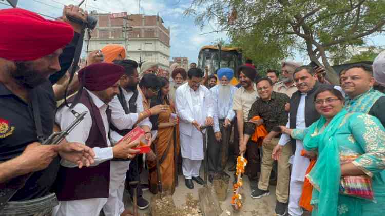 Local bodies minister Dr Inderbir Nijjar inaugurate road construction and park refurbishment projects worth Rs 3.35 crore