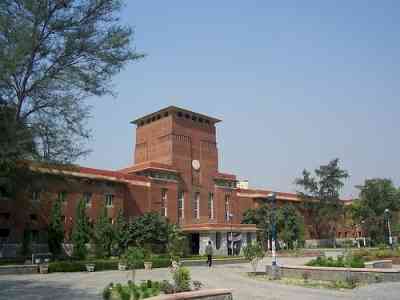 'Midnight March' by women students at DU's Faculty of Arts