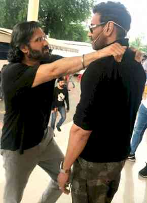 Suniel Shetty wishes Ajay Devgn a 'super successful year' on his birthday