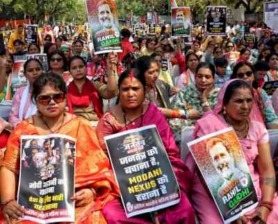 Mahila Congress stages protest against Rahul Gandhi's disqualification