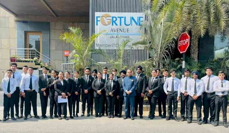 Doaba College Tourism & Hotel Management Students’ Industrial visit to Hotel Fortune Avenue 