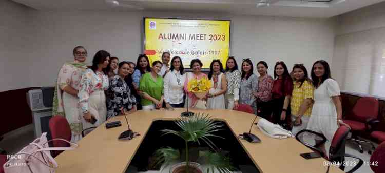 Govt Home Science College holds Alumni Meet Of 97 Batch