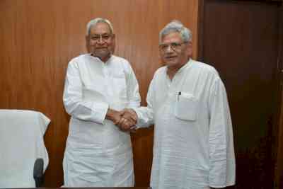 Nitish meets Left leaders amid Oppn unity talks