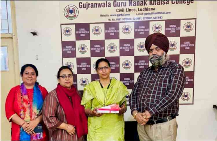 GGN Khalsa College PGDMC girl bagged 7th position in Panjab University 