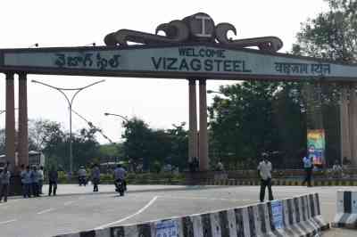 Centre makes another U-turn on Vizag Steel Plant, employees intensify protest