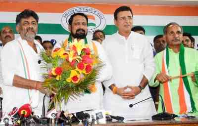 K'taka: Cong announces 3rd list of 43 candidates, 'keeps seat' for Jagadish Shettar (Ld)