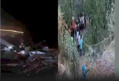 12 killed as bus plunges into gorge on Mumbai-Pune highway; Prez, PM express grief