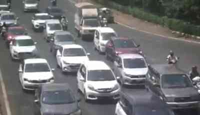 Man drags Navi Mumbai traffic cop 19-kms on car bonnet, nabbed