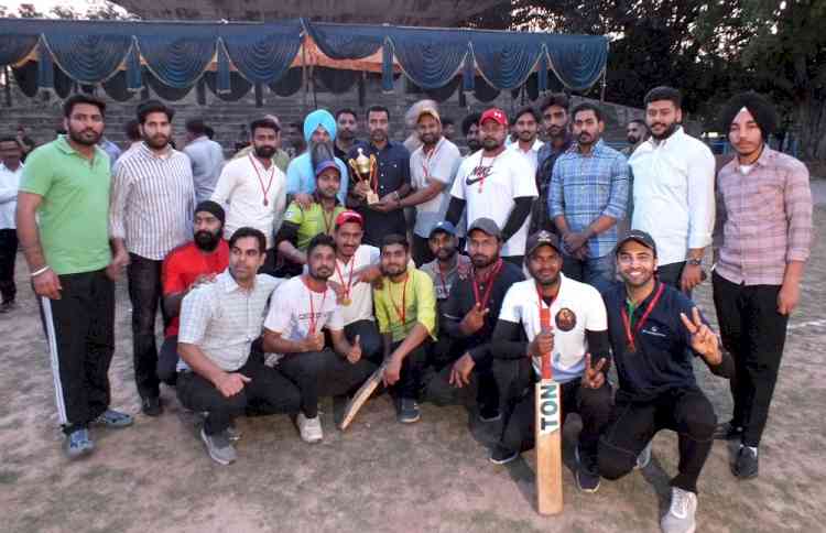 Tiger 11 wins Panjab University Open Cricket Tournament Cup