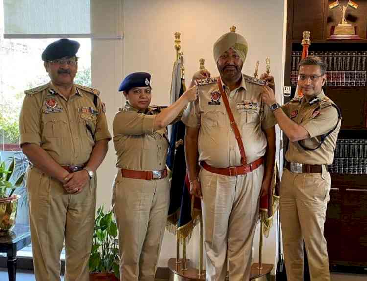 DGP Punjab honours “Supercop” from Khanna, elevates him to rank of Inspector