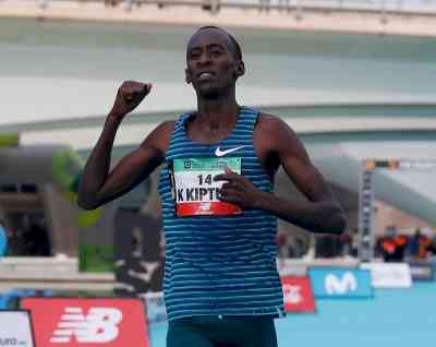 Kiptum wins London Marathon men's race with second fastest time in history
