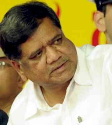 BJP working tirelessly for Jagadish Shettar's defeat in K'taka; Shah calling shots