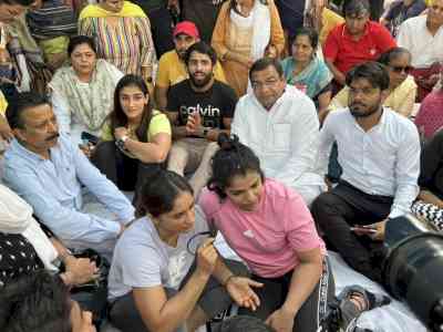AAP extends support to protesting wrestlers at Jantar Mantar