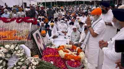 PM Modi reaches Chandigarh, pays last respects to Akali patriarch Badal