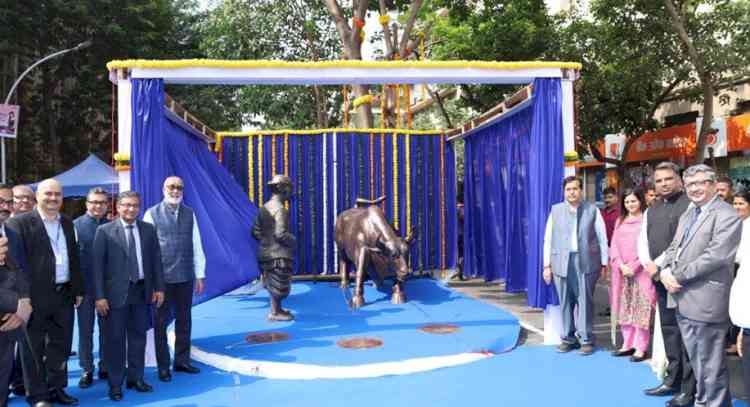 Bull and Common Man Sculpture at Horniman Circle Unveiled