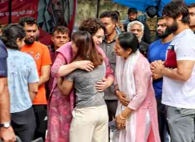 Don't have any expectations from PM: Priyanka Gandhi meets protesting wrestlers at Jantar Mantar
