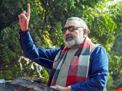 Giriraj Singh dares Bihar govt to stop Dhirendra Shastri's Patna visit