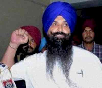 'Sensitive issue', SC declines to commute Balwant Singh Rajoana's death penalty (Ld)