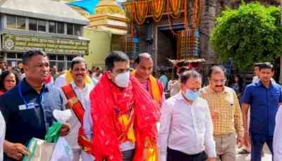 CJI Chandrachud visits Jagannath temple