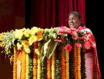 President Murmu continues her speech in darkness after power failure in Odisha auditorium