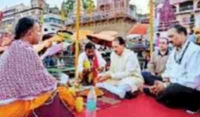 PM's family performs 'pind daan' for parents in Varanasi