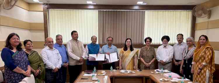 Signing Ceremony of an MoU between IIPA, New Delhi and PU
