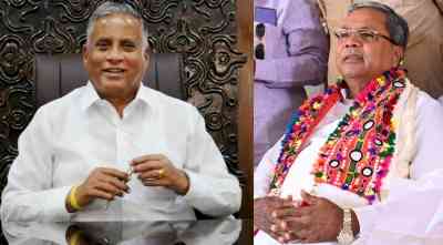 Initial trends indicate close fight between Cong, BJP in K'taka