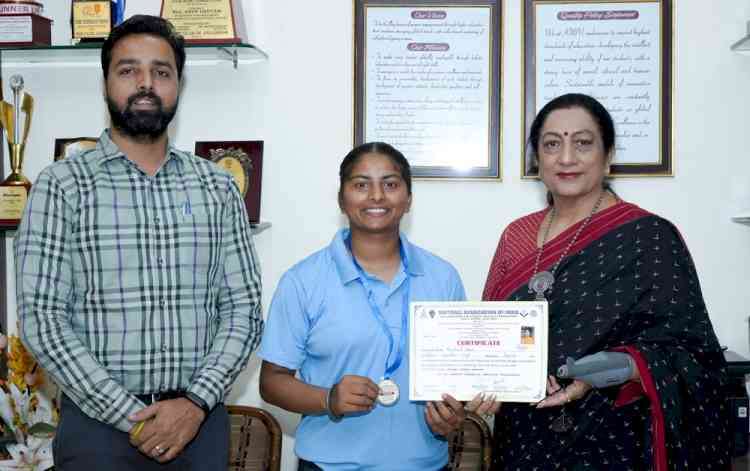 KMV’s Khushdeep Kaur bags Silver Medal during 13th  Federation Cup National Softball Championship 