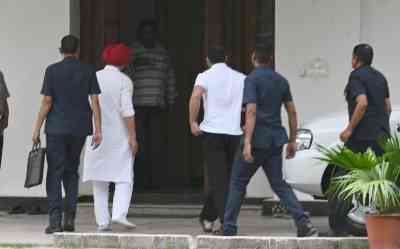 Rahul reaches Kharge's residence amid deliberations over new Karnataka CM