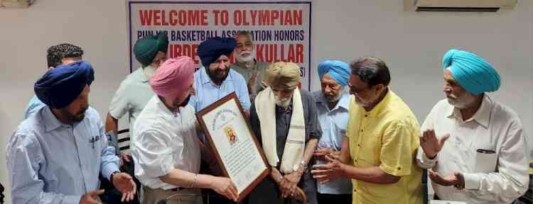 PBA honours Hockey Olympian Gurdev Singh Kular at Guru Nanak Stadium 