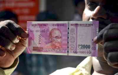 Govt's 'admission of failure': MVA slams plan to yank out Rs 2,000 notes
