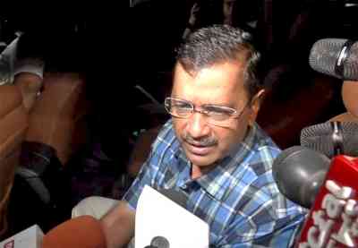 Centre challenging SC by bringing ordinance on services matter: Kejriwal