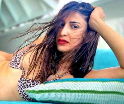 Aahana Kumra loses her cool when fan touched her during photocall