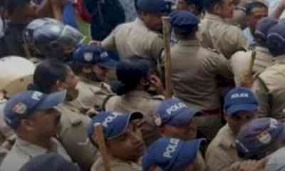 Police fire in air after villagers attack them during raid in Bihar's Begusarai