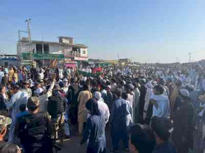 Ex-Lahore Corps Commander under probe for letting protesters enter his house