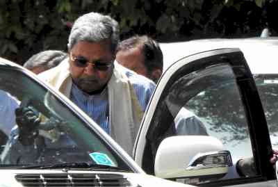 With Cabinet expansion on cards, Siddaramaiah, Shivakumar meet top Congress leaders