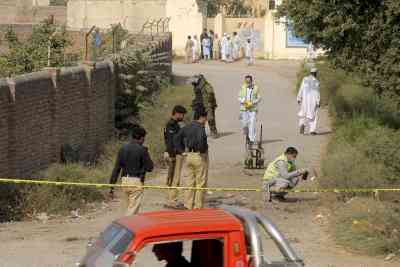 3 Pakistani policemen injured during firing on polio team