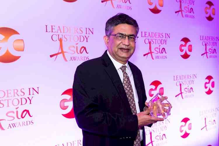 Ashishkumar Chauhan, MD & CEO, NSE honored with Lifetime Achievement award by Global Custodian in Singapore  