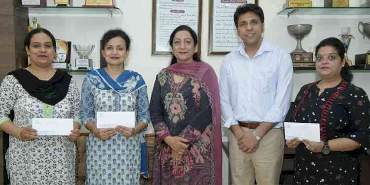 KMV gives Award of Excellence in Research to its faculty members