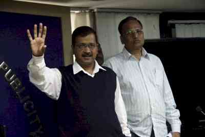 Kejriwal meets Satyendar Jain, calls him 'brave man'