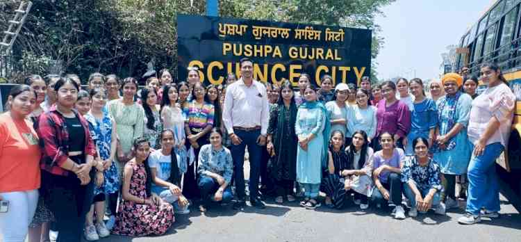 KMV Collegiate Sr. Sec. School organises educational visit to Pushpa Gujral Science City