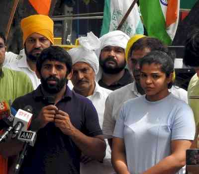 Wrestling mess: Eerie silence at Jantar Mantar; cops say won't let protesters regroup