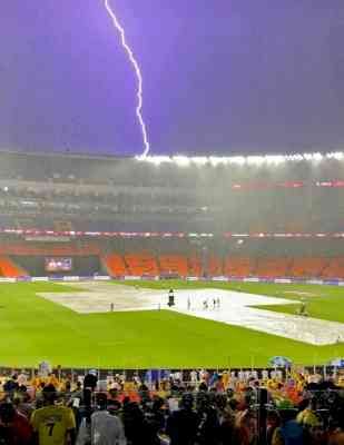 Unseasonal rain, hailstorm in Ahmedabad; IPL final match delayed