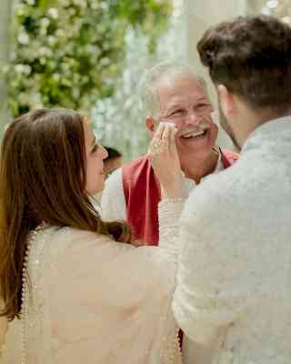 Parineeti wipes her father's tears during engagement with Raghav Chadha
